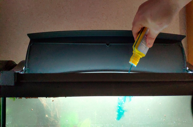 Tetra AquaSafe, musluk suyunu balıklar için güvenli hâle getirir